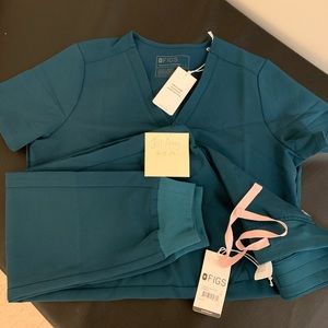 Figs Caribbean Blue Scrubs Set